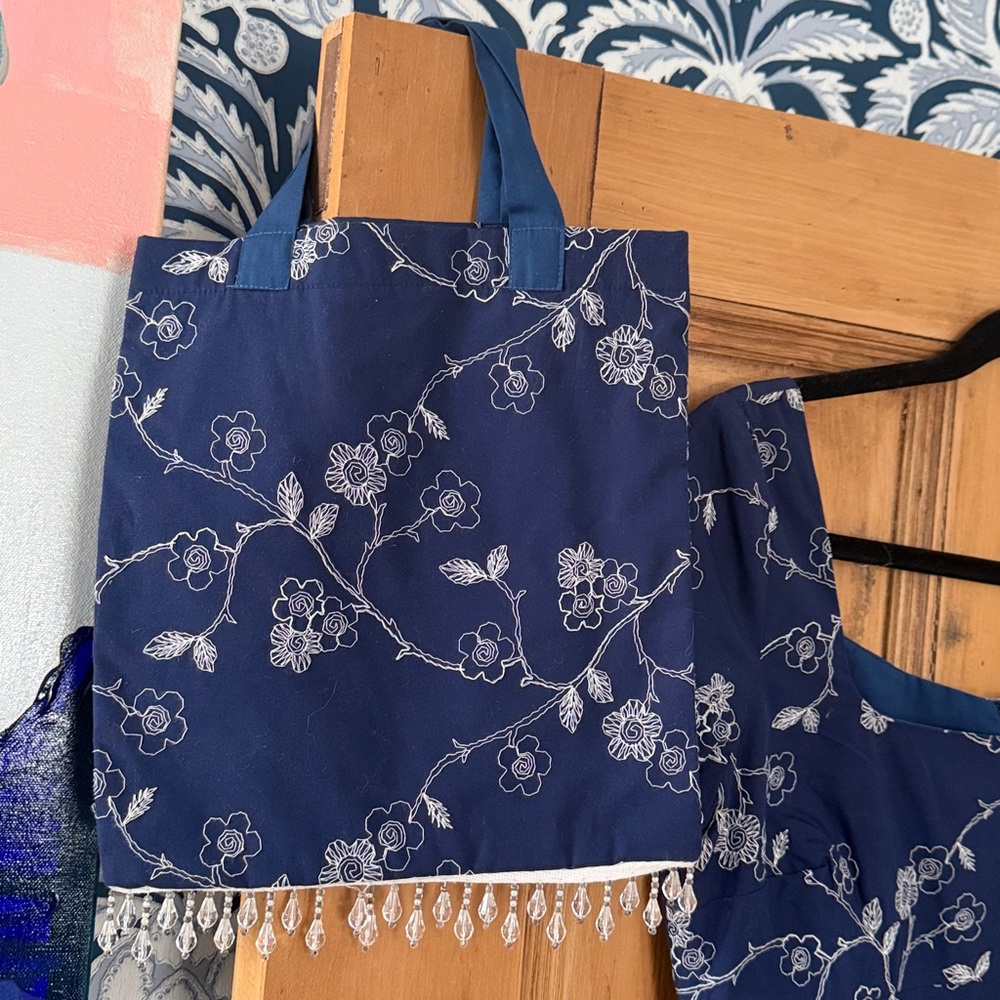 Vintage Tocca Navy Floral Scoop-Neck Mini Dress and matching purse - Picture 2 of 7